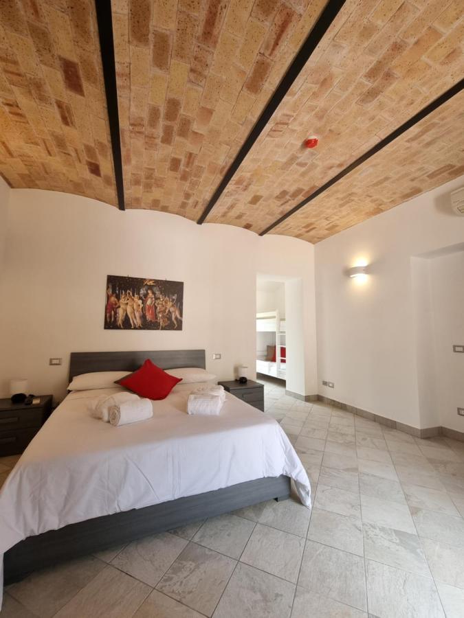 Rocca MassimaCasale Dei Priori住宿加早餐旅馆 外观 照片