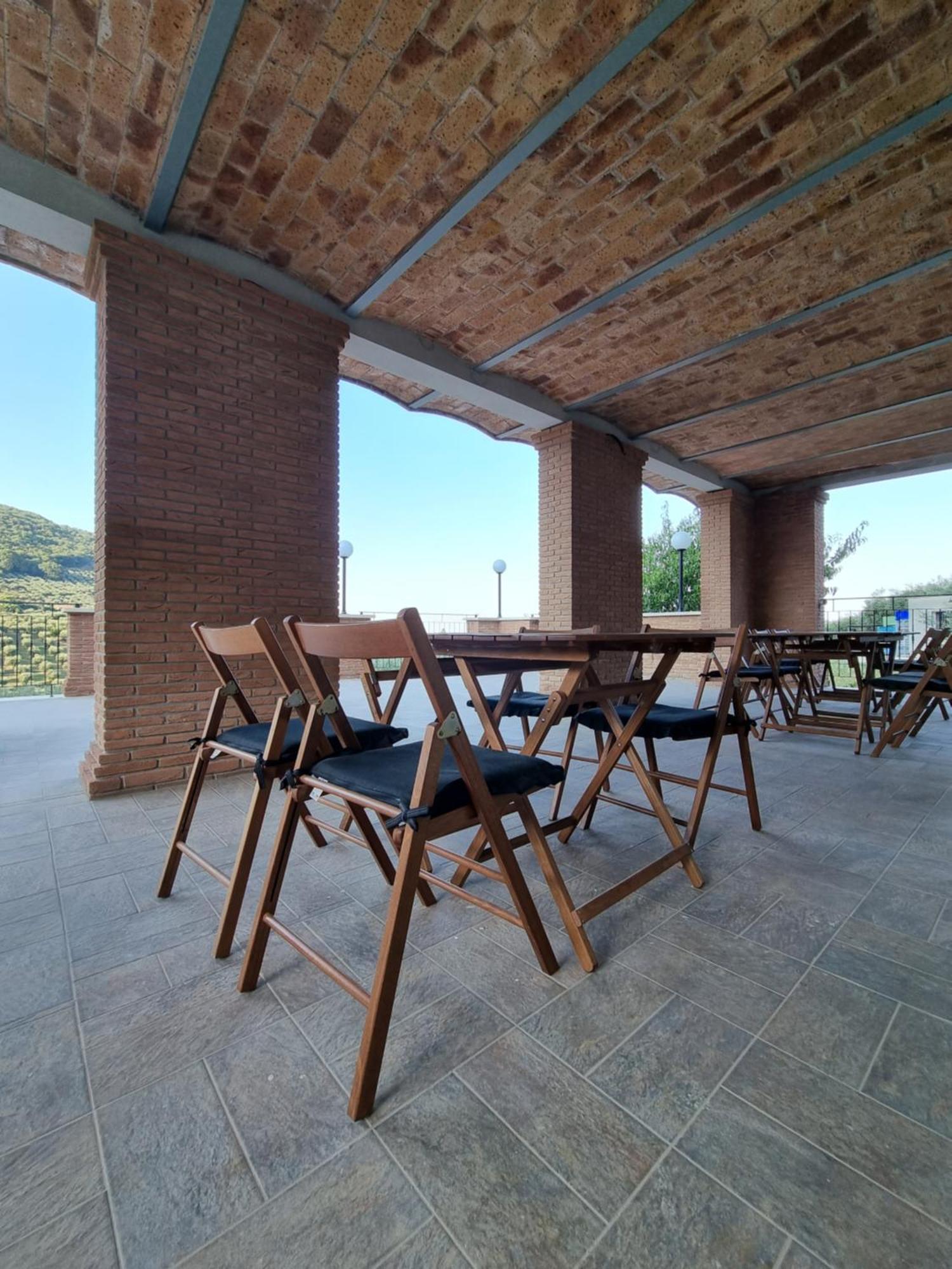 Rocca MassimaCasale Dei Priori住宿加早餐旅馆 外观 照片