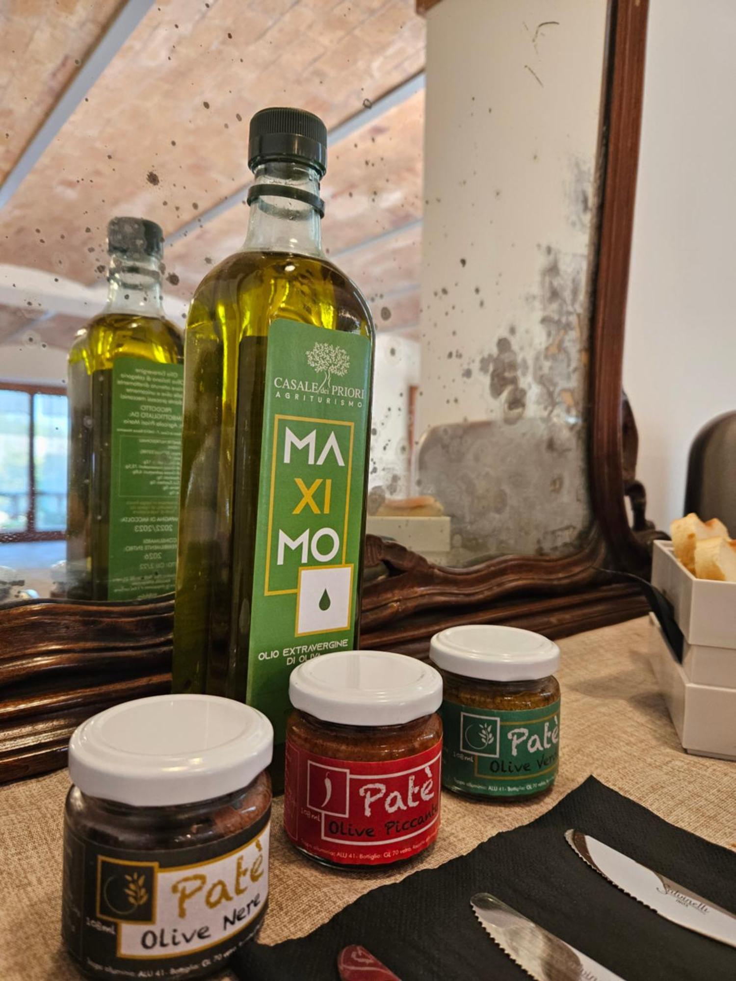 Rocca MassimaCasale Dei Priori住宿加早餐旅馆 外观 照片