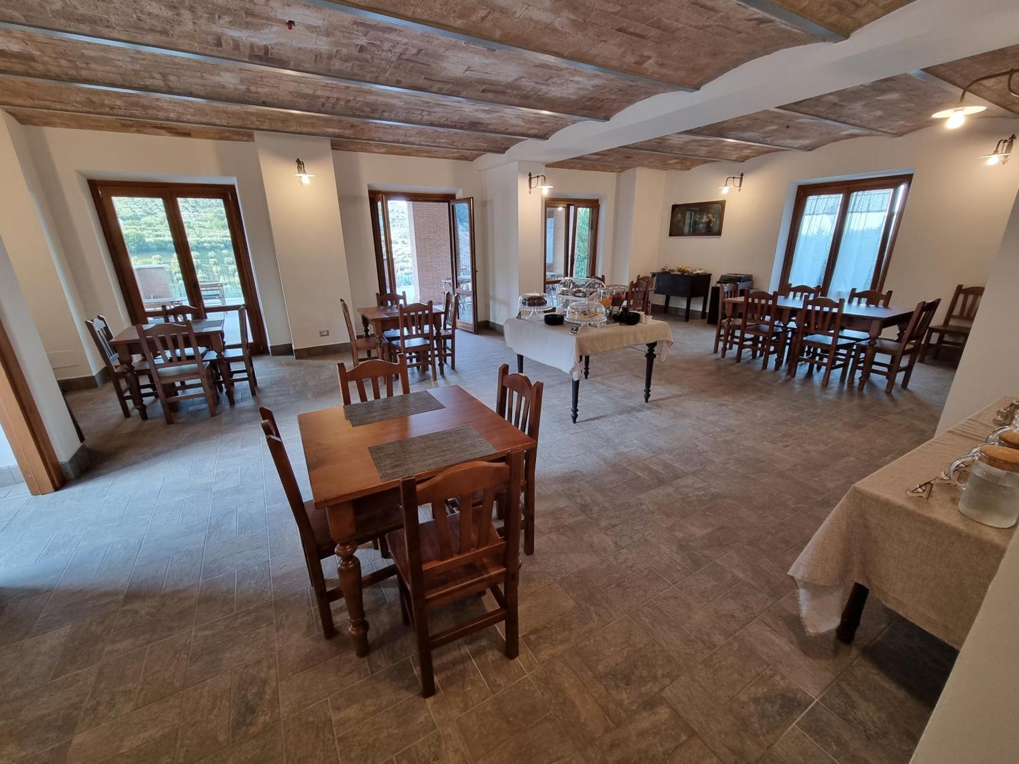 Rocca MassimaCasale Dei Priori住宿加早餐旅馆 外观 照片